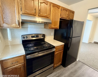 65 Whitefield Avenue - Photo Thumbnail 4
