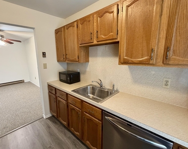 65 Whitefield Avenue - Photo Thumbnail 6
