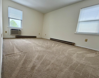 65 Whitefield Avenue - Photo Thumbnail 7