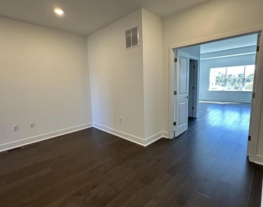 2708 Journey Avenue - Photo Thumbnail 9