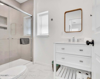 638a Redmond Avenue - Photo Thumbnail 6