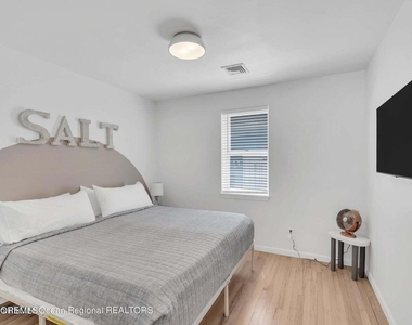 638a Redmond Avenue - Photo Thumbnail 4