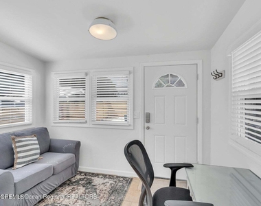 638a Redmond Avenue - Photo Thumbnail 8