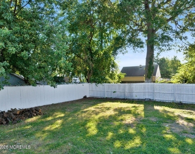 401 Spruce Street - Photo Thumbnail 23