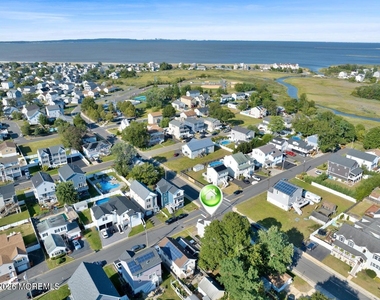 401 Spruce Street - Photo Thumbnail 25