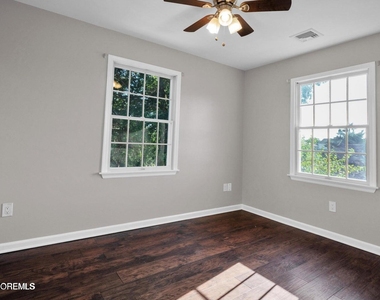 401 Spruce Street - Photo Thumbnail 16