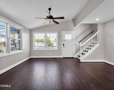 401 Spruce Street - Photo Thumbnail 3