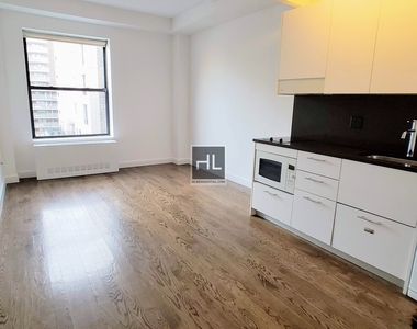 West 91st Street - Photo Thumbnail 2