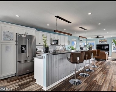 110 N Ensign Drive - Photo Thumbnail 7