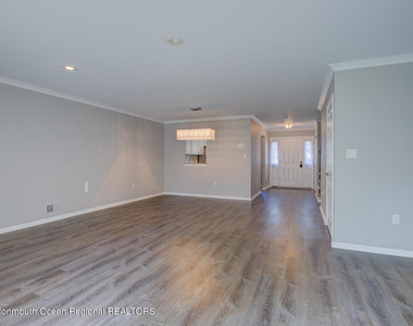 16 Gloucester Court - Photo Thumbnail 10
