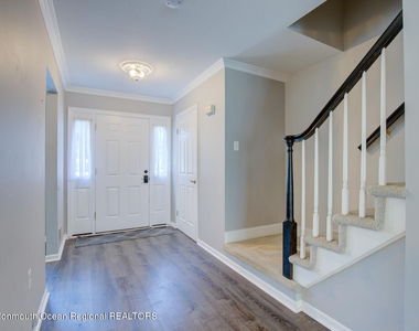 16 Gloucester Court - Photo Thumbnail 1