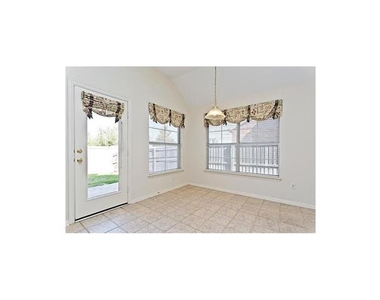 2448 Loch Haven Court - Photo Thumbnail 7