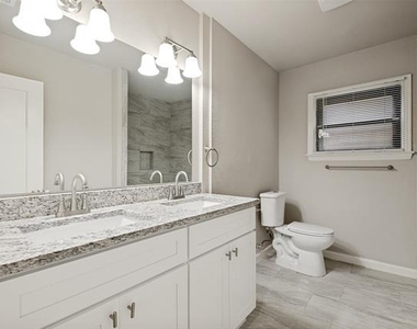 1835 Norfolk Avenue - Photo Thumbnail 7
