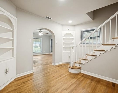 1835 Norfolk Avenue - Photo Thumbnail 3