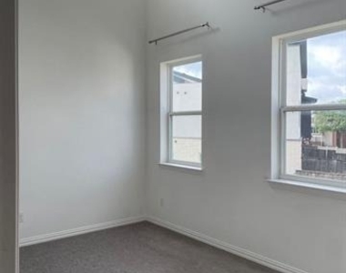 4342 Hebron Street - Photo Thumbnail 12