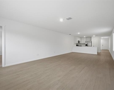 3914 Ontario Way - Photo Thumbnail 5