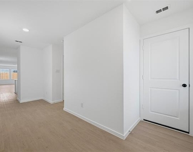 3914 Ontario Way - Photo Thumbnail 11