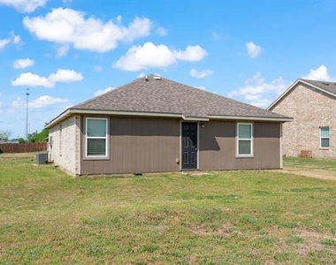 2417 Abigail Lane - Photo Thumbnail 20