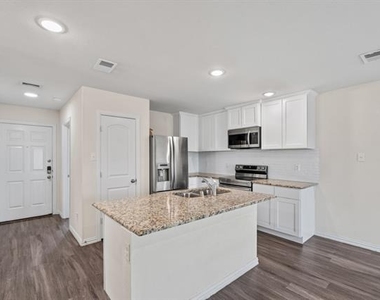 2417 Abigail Lane - Photo Thumbnail 8
