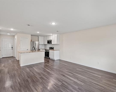 2417 Abigail Lane - Photo Thumbnail 3