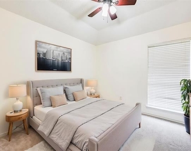 1136 Park Glen - Photo Thumbnail 13