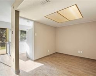 2614 Branch Oaks Drive - Photo Thumbnail 14