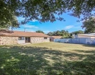 2614 Branch Oaks Drive - Photo Thumbnail 3