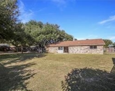 2614 Branch Oaks Drive - Photo Thumbnail 4