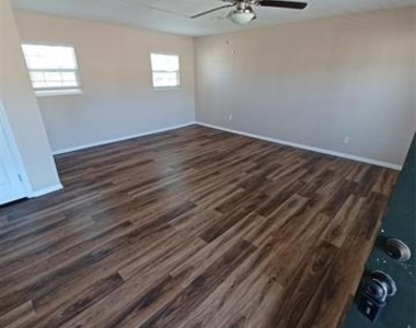509 S Fannin Street - Photo Thumbnail 1