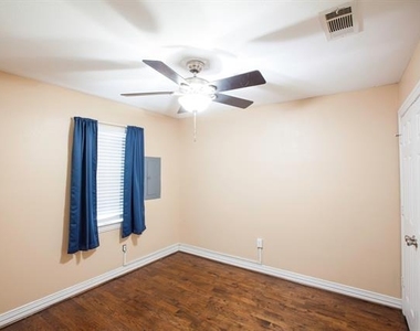 4741 Bradford Drive - Photo Thumbnail 8
