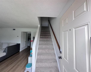 514 Norwood Circle E - Photo Thumbnail 1