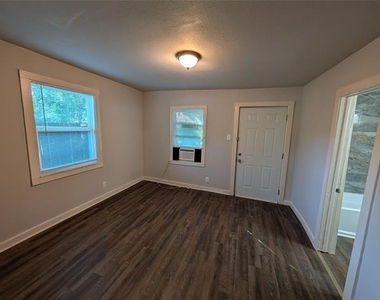 4228 Copeland Street - Photo Thumbnail 5