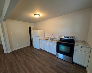 4228 Copeland Street - Photo Thumbnail 4