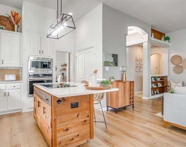 830 Doral Drive - Photo Thumbnail 11