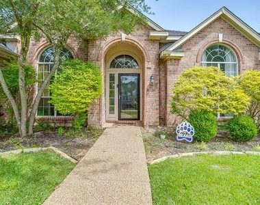 830 Doral Drive - Photo Thumbnail 2