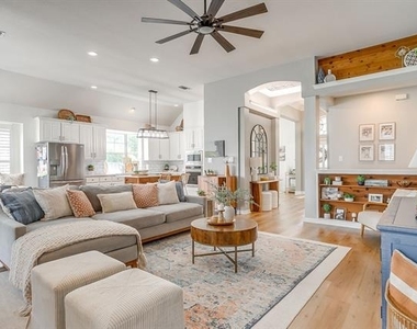 830 Doral Drive - Photo Thumbnail 18