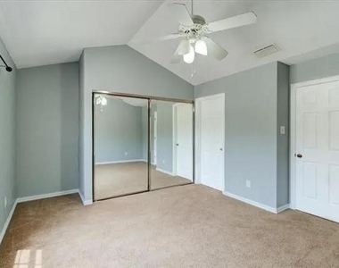 234 Samuel Boulevard - Photo Thumbnail 18