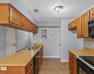234 Samuel Boulevard - Photo Thumbnail 12