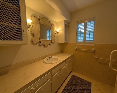 4715 Skillman Street - Photo Thumbnail 23