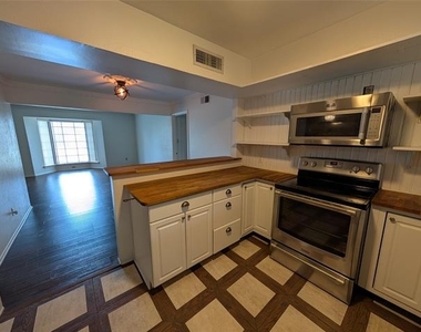 4715 Skillman Street - Photo Thumbnail 8