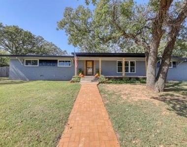 1201 Nw 6th Avenue - Photo Thumbnail 1