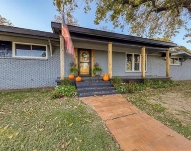 1201 Nw 6th Avenue - Photo Thumbnail 3