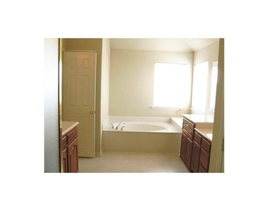 1313 Sunderland Court - Photo Thumbnail 6