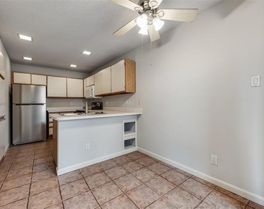 511 Ranch Trail - Photo Thumbnail 6