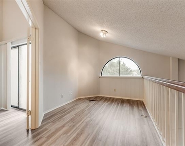 511 Ranch Trail - Photo Thumbnail 14