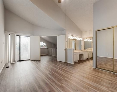 511 Ranch Trail - Photo Thumbnail 12