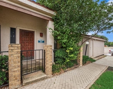 511 Ranch Trail - Photo Thumbnail 2