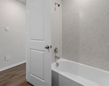 13125 Quintin Drive - Photo Thumbnail 4