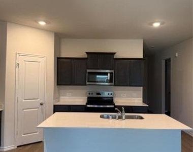13125 Quintin Drive - Photo Thumbnail 2