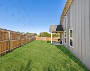 2500 Houston Drive - Photo Thumbnail 21